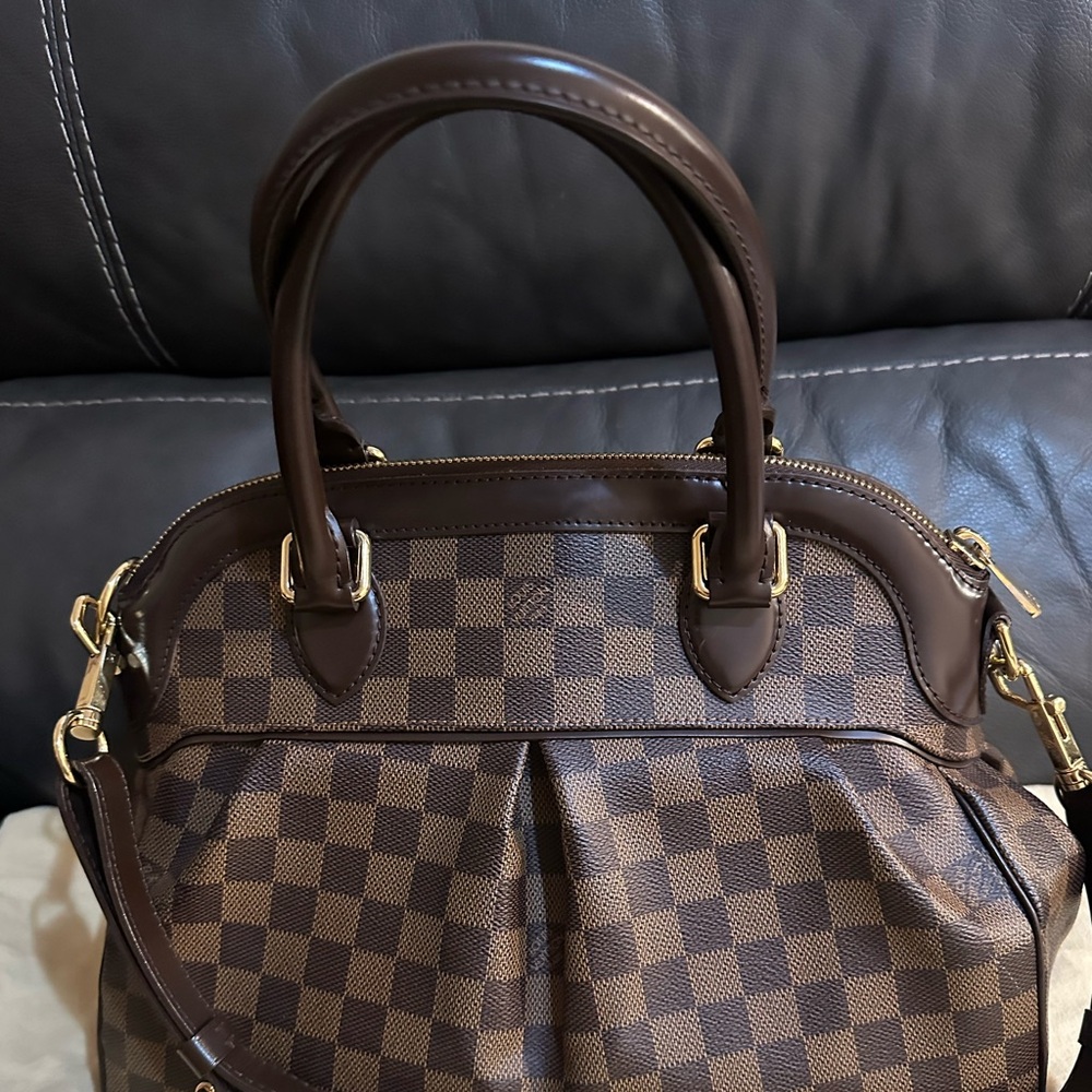 Authentic Louis Vuitton TREVI PM Handbag Purse Damier Ebene Canvas LV